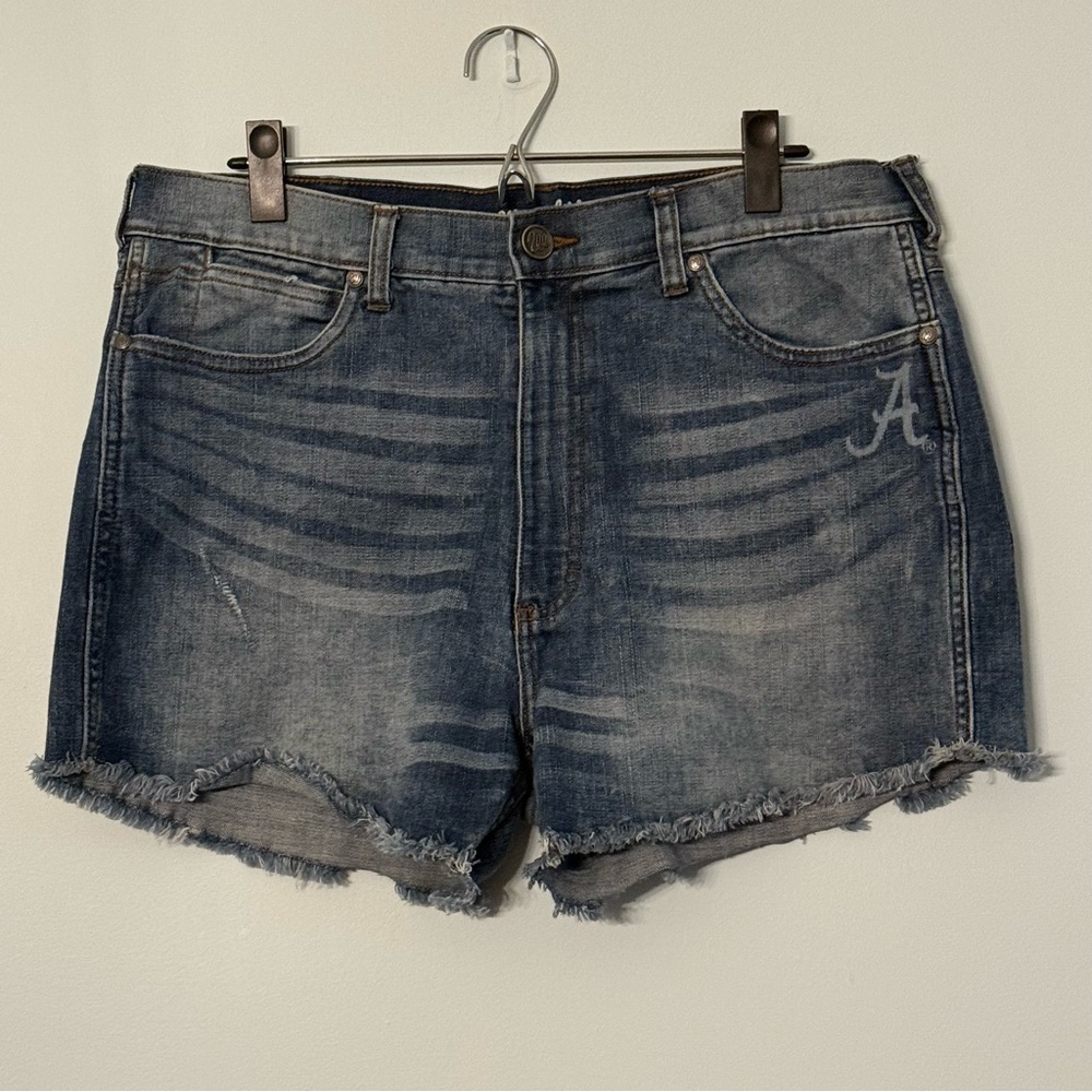 🏈 Wrangler Roll Tide Alabama Denim Cutoff Shorts Size 13 - Picture 3 of 8